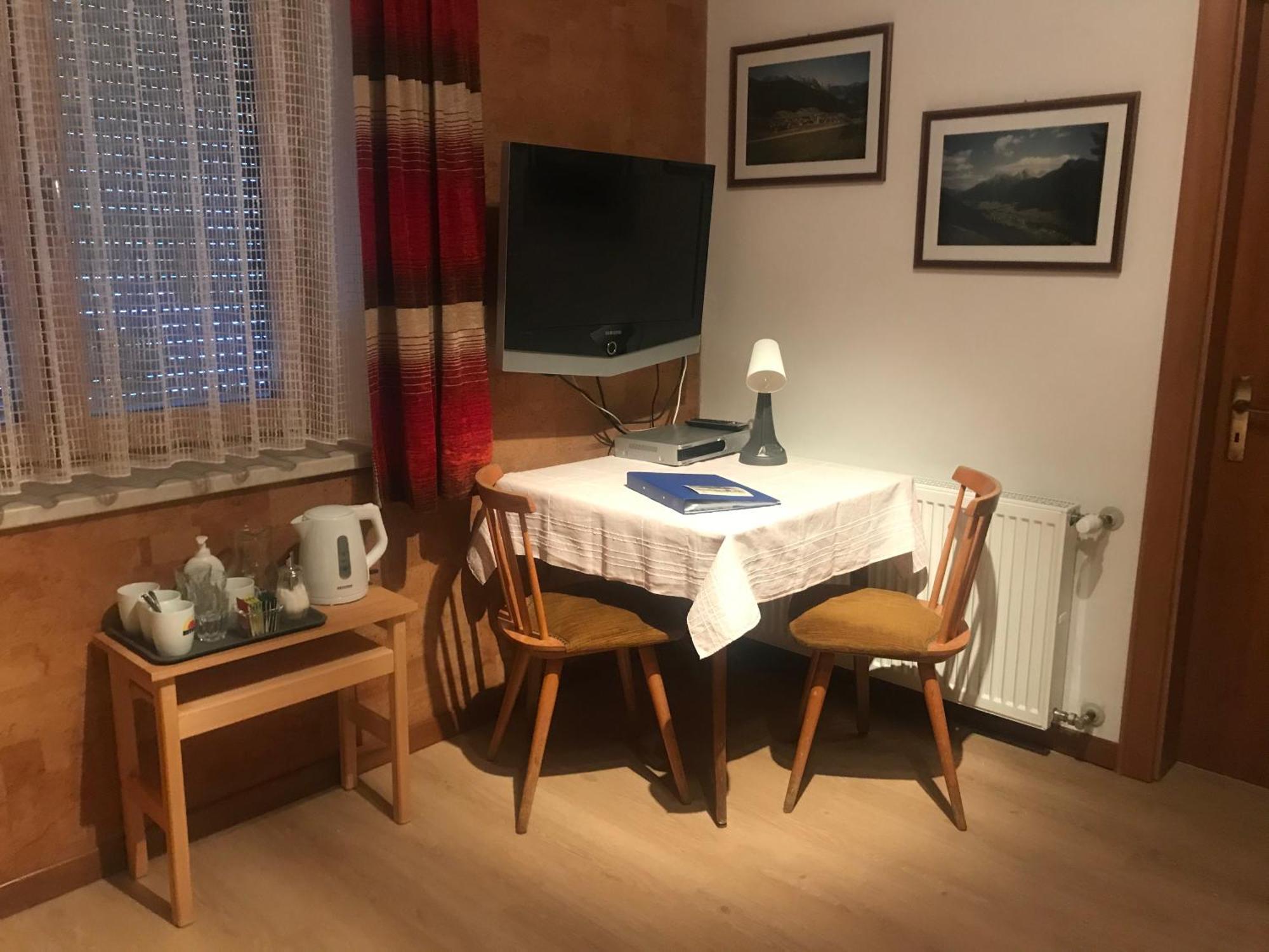 Ferienwohnung Haus Michael Niederdorf Zimmer foto